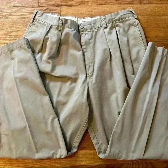 J.Crew khaki pleated men’s 40X32 - Picture 1 of 7